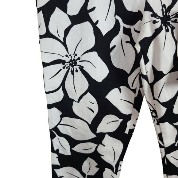 Old Navy  Women's The Diva Daisy Pant Black Hibiscus Skinny Ankle Slacks Size 0 - Picture 11 of 12